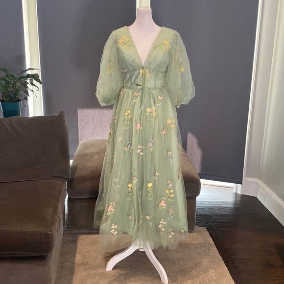 Women’s Green Prom Party Dress Embroidered Flowers & Butterflies Corset Size 12 - Picture 1 of 14